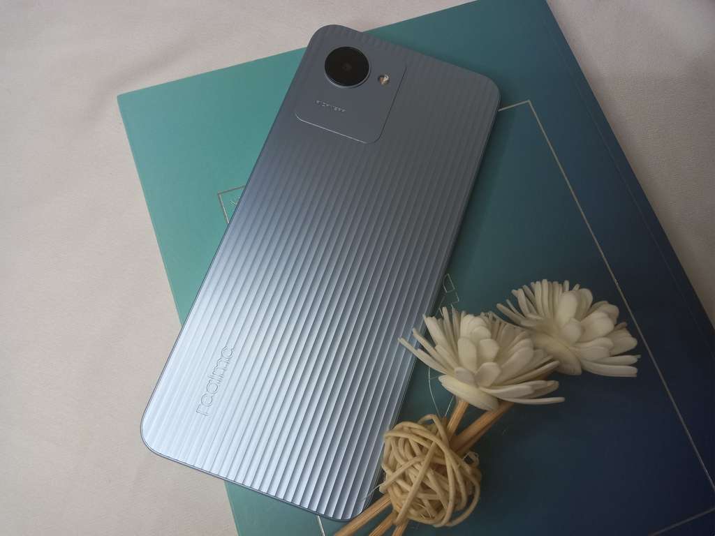 realme C30
