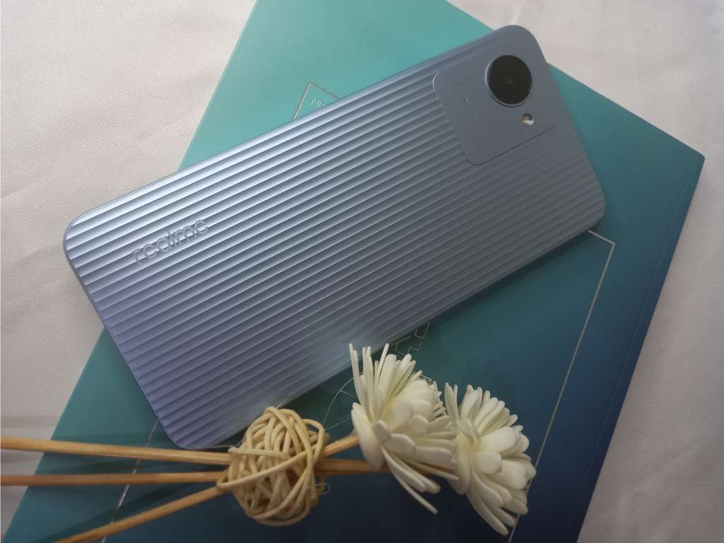 realme C30