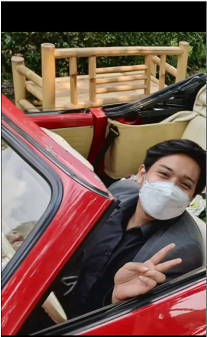eril jadi sopir mobil pengantin