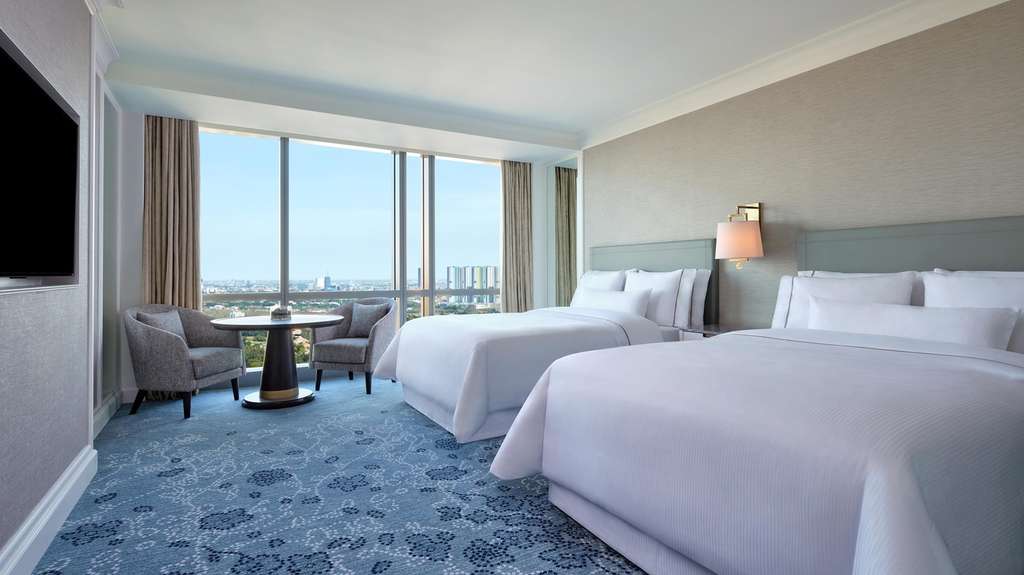 Salah satu kamar di The Westin Surabaya.