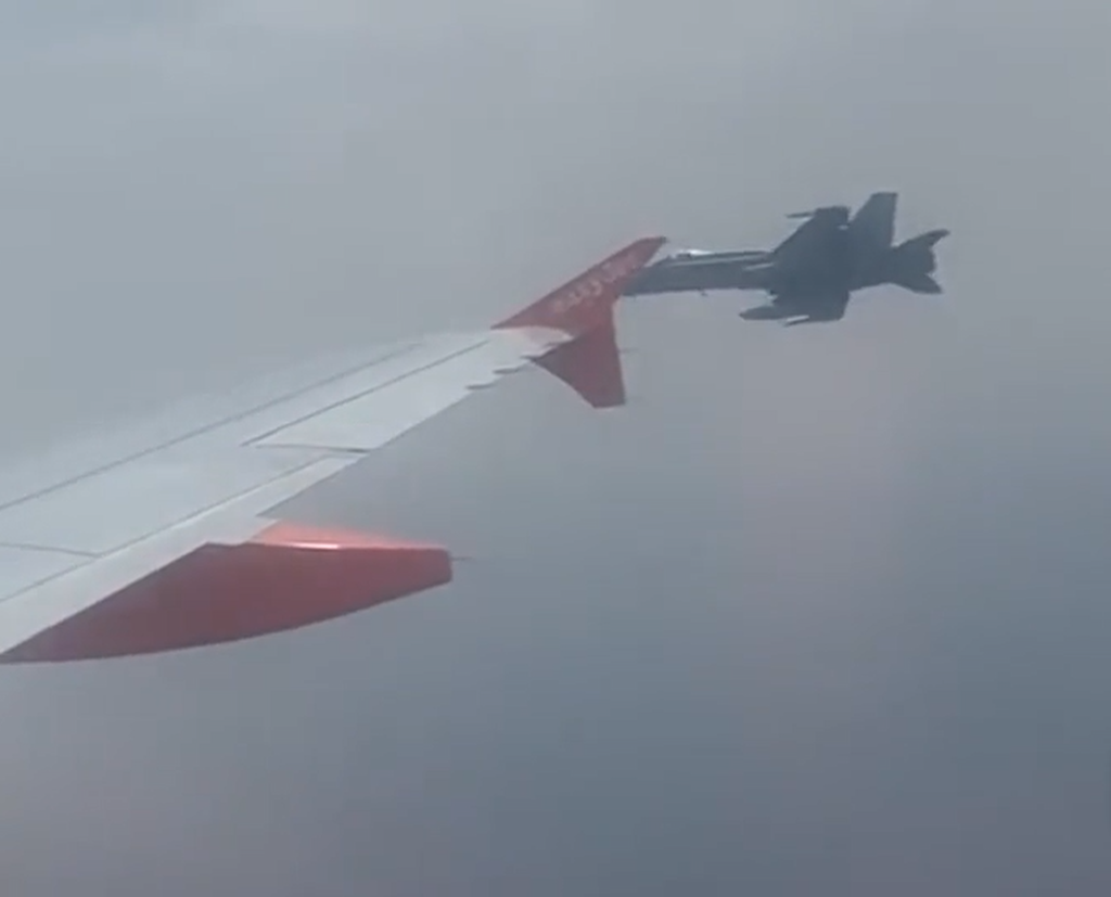 Akibat Ancaman Bom Palsu, Spanyol Kirim Jet Tempur Kawal Penerbangan Komersial Akibat Ancaman Bom Palsu, Spanyol Kirim Jet Tempur Kawal Penerbangan Komersial