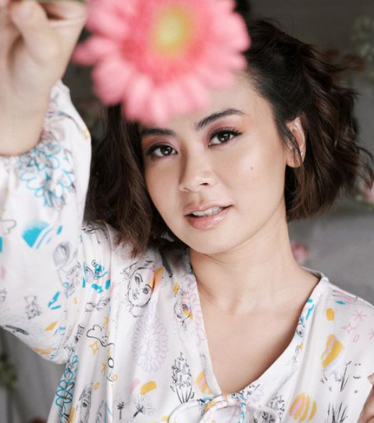 Gaya Makeup Andra Alodita