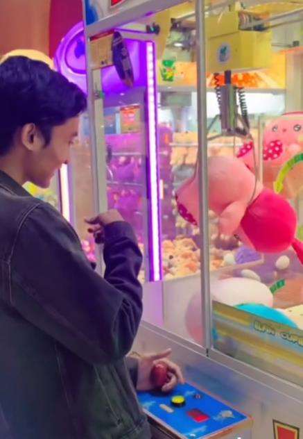 Borong boneka Timezone.