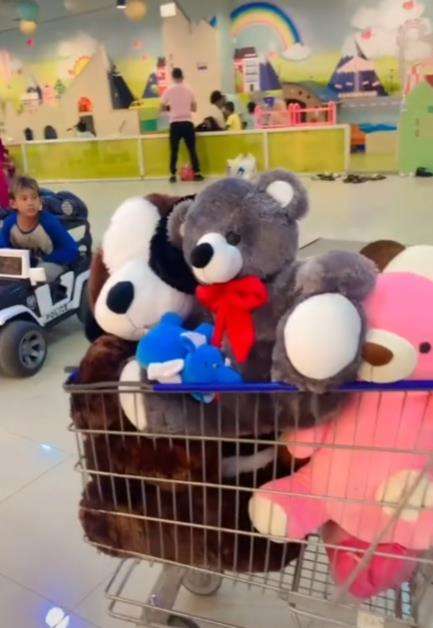 Borong boneka Timezone.