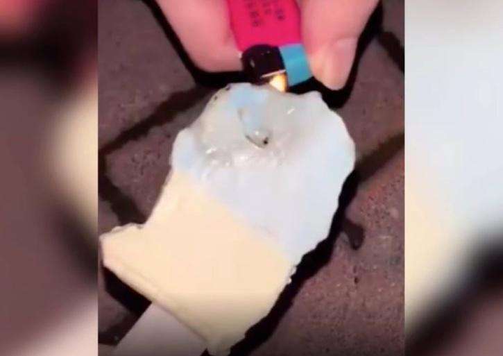 Es krim dibakar