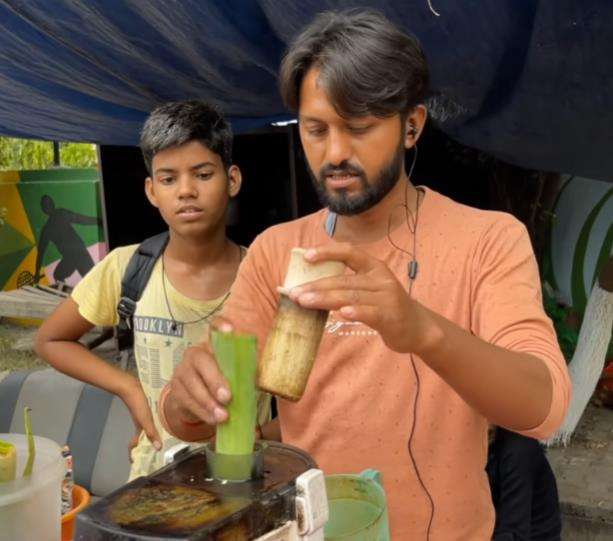 Mencoba jus lidah buaya sama kulit-kulitnya.