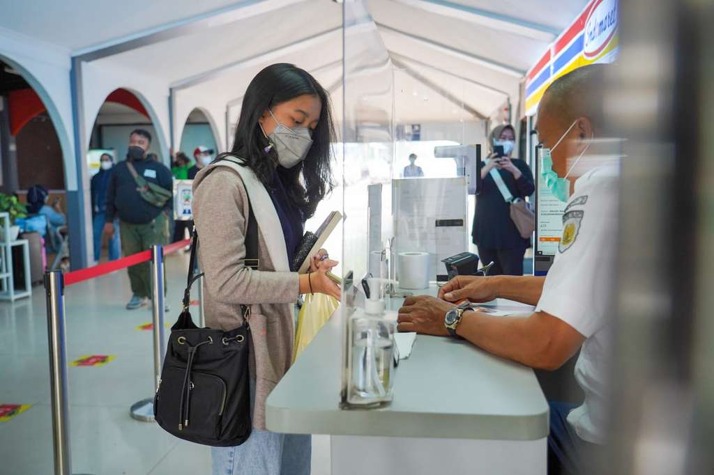 syarat naik kereta api