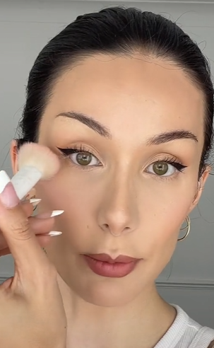 Trik Makeup Mata