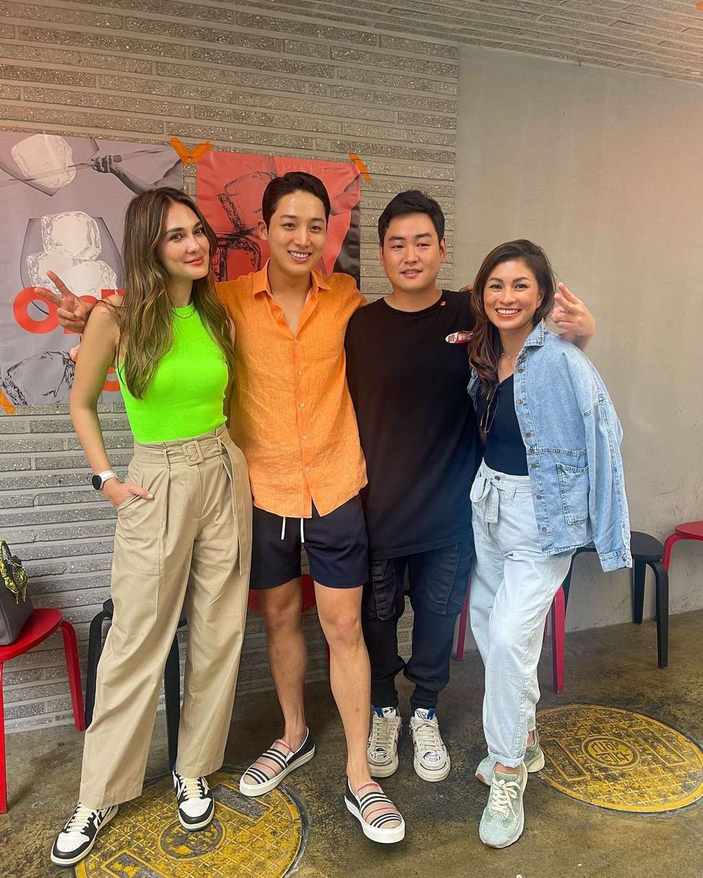 Luna Maya bersama Moon