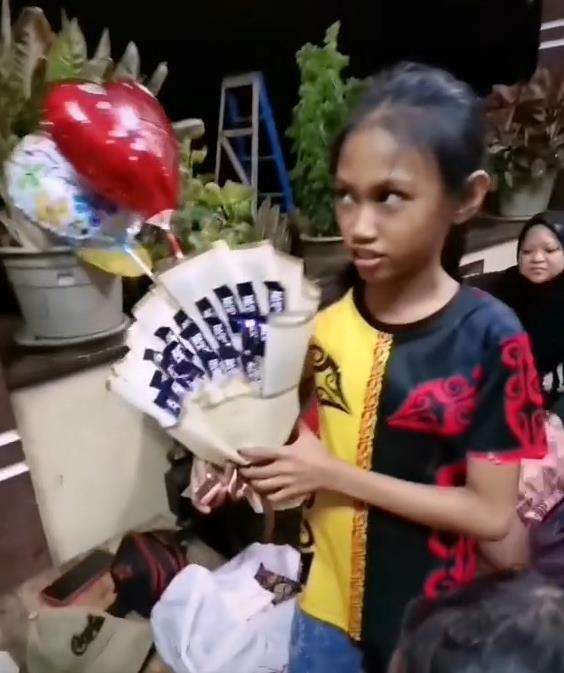 Beri surprise ulang tahun malah terkejut balik.