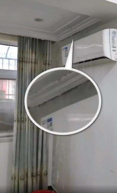 Bukan AC rusak, tapi plafonnya rumahnya yang bocor.