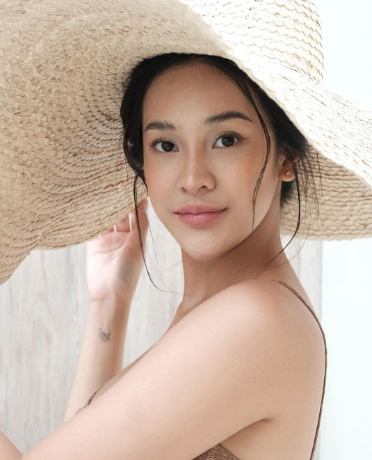 Gaya Makeup Anya Geraldine