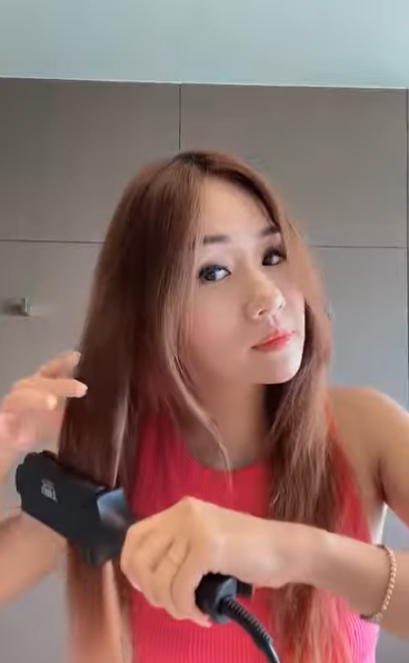 Meluruskan Rambut