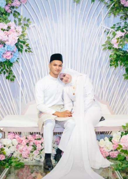 Cinta pandangan pertama di OmeTV berakhir di pelaminan.