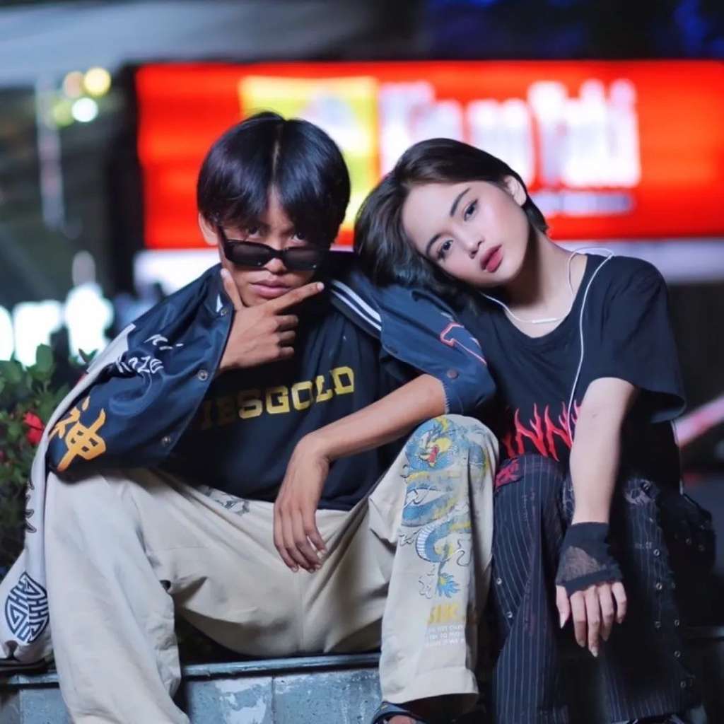 Roy pacar Jeje Slebew