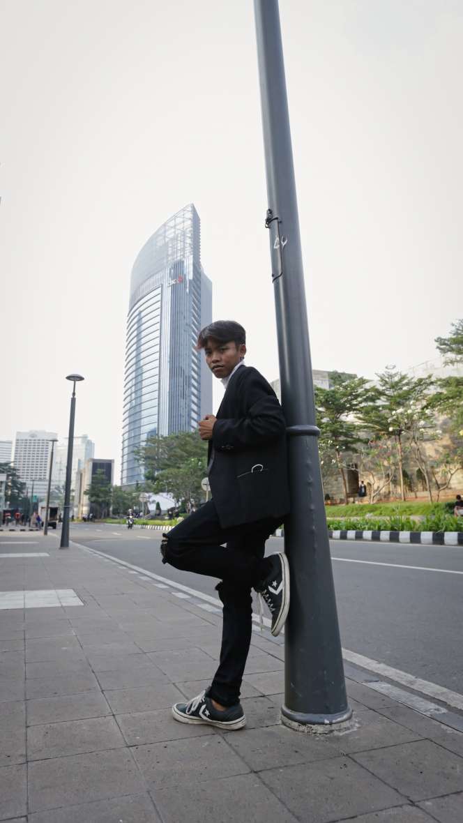 Roy pacar Jeje Slebew