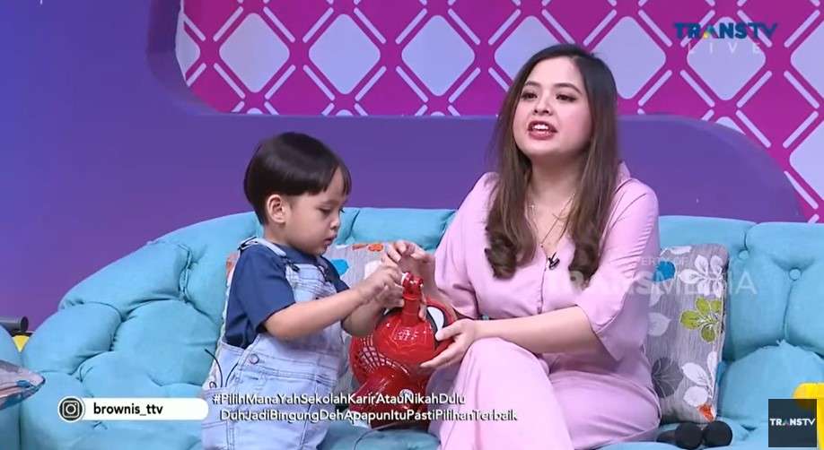 Arrasya dan Tasya Kamila