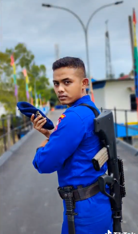 Sering Dihina Saat Jadi Driver Ojol, Pria Ini Buktikan Sukses Jadi Anggota Polri