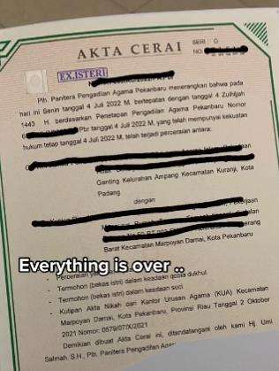 Tak pernah disentuh suami, yang ternyata gay.