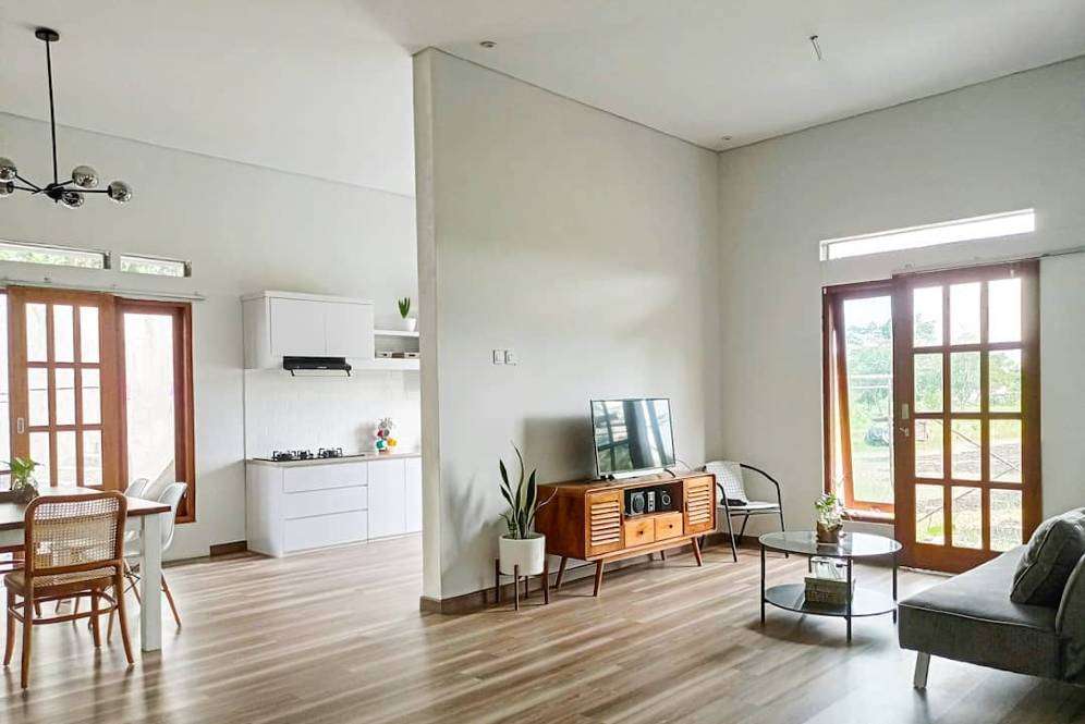 Rumah mepet sawah