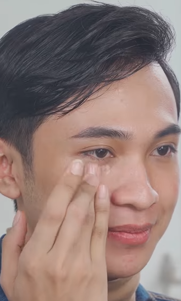 Menggunakan Color Corrector