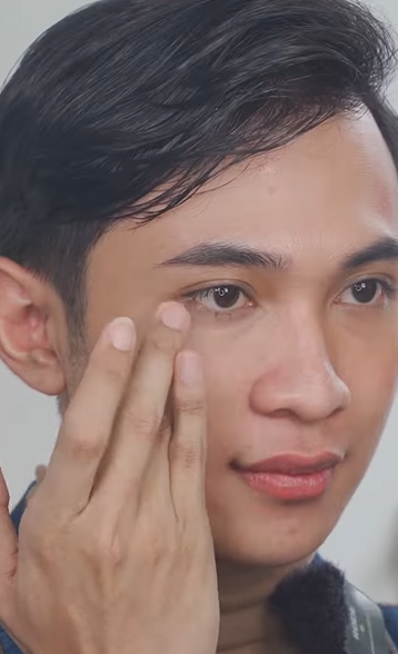 Memakai Concealer