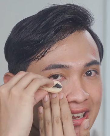 Memakai Bedak