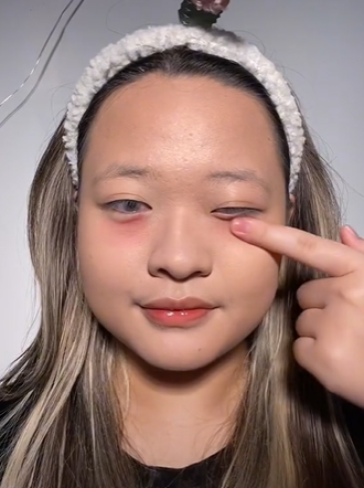 Menggunakan Lipstik Merah sebagai Color Corrector
