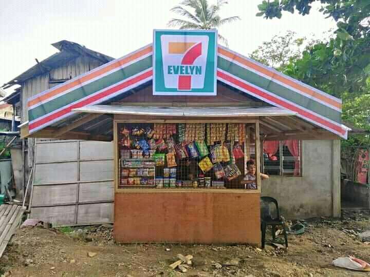 11 Potret Warung Nyeleneh.