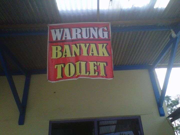 11 Potret Warung Nyeleneh.
