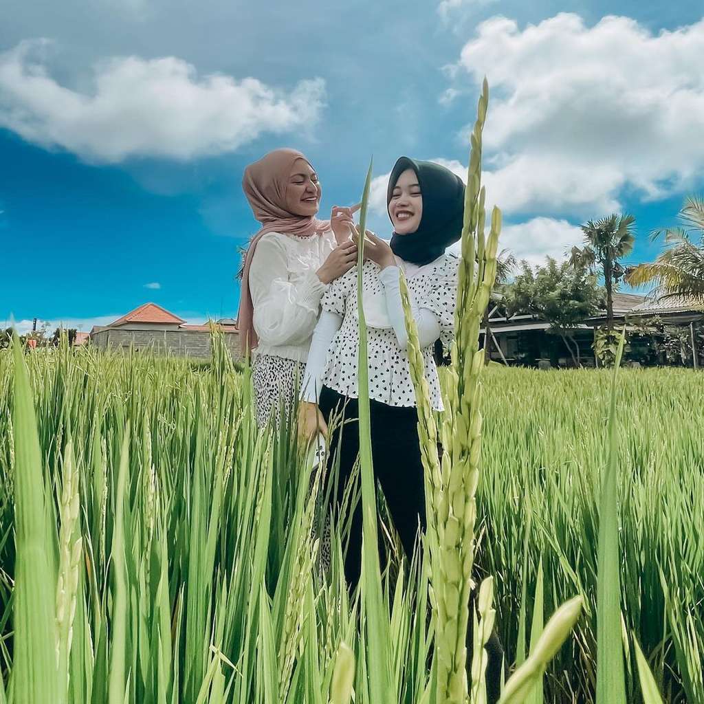 Nathalie dan Putri Delina Nathalie dan Putri Delina