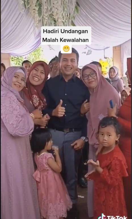Sahrul Gunawan diserbu emak-emak