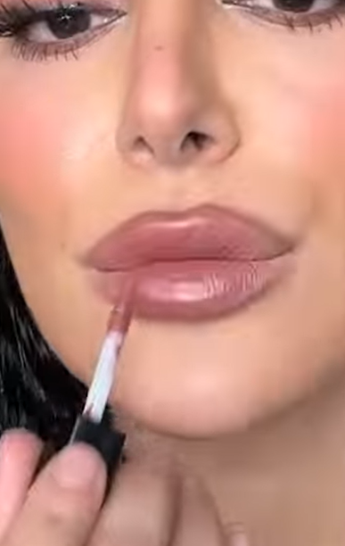 Membuat Gaya Bibir Ombre