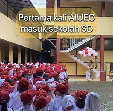 Hari pertama sekolah kembar AIUEO