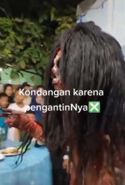 Penampakan seram di acara kondangan pernikahan.