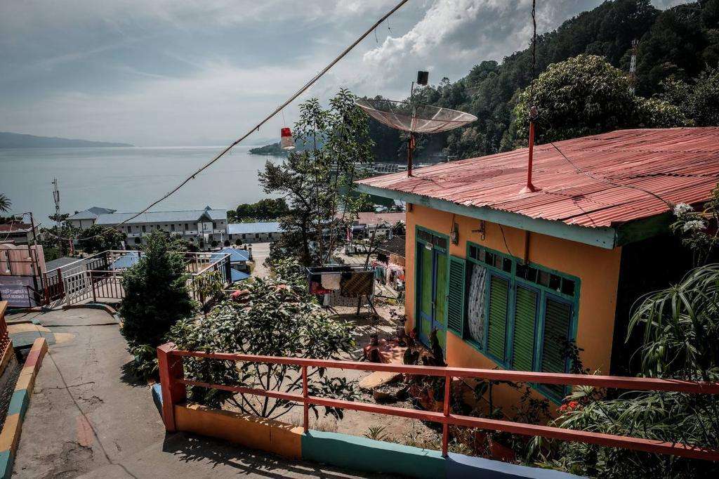 Desa Wisata Kampung Warna Warni Tigarihit Sumut