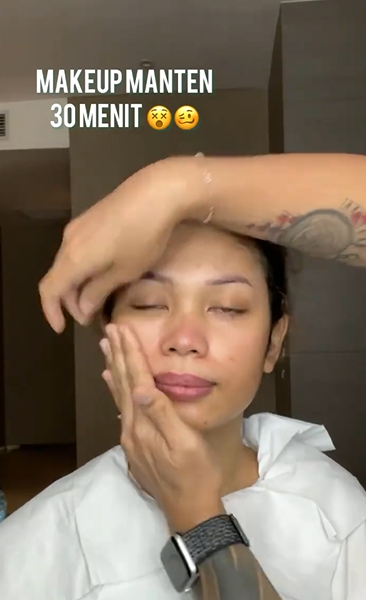 Menggunakan Skincare