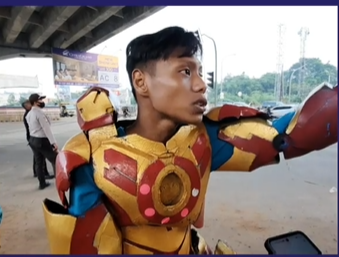Sosok 'Iron Man' Penolong Korban Kecelakaan Cibubur, Kesal Banyak Orang Hanya Rekam