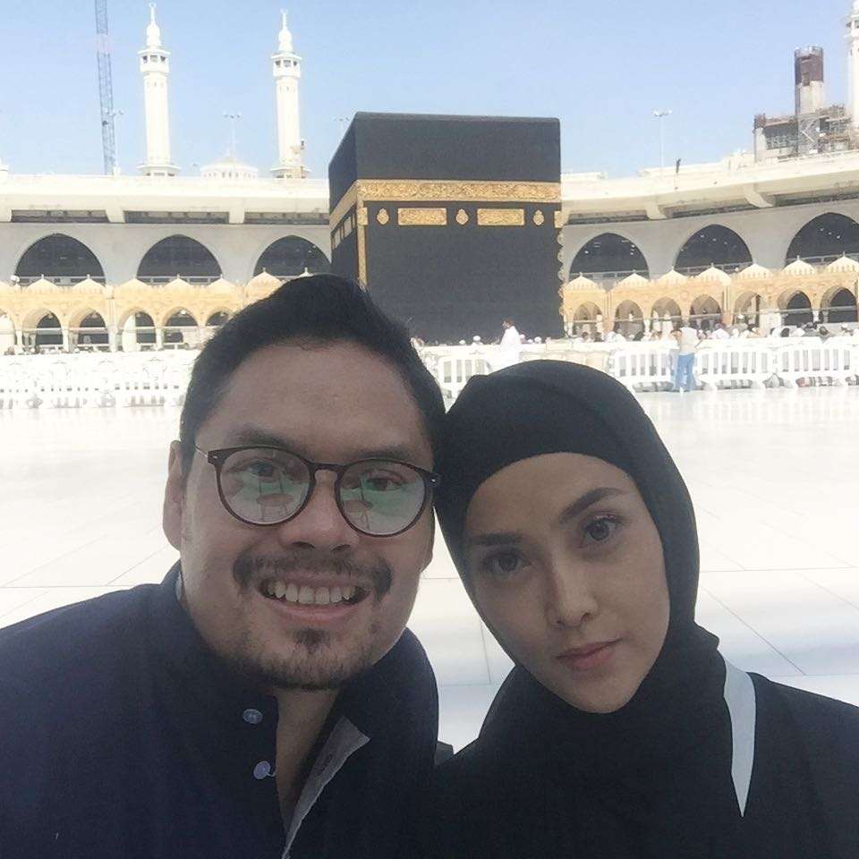 Eva Anindita dan suami  Reza Zachrie