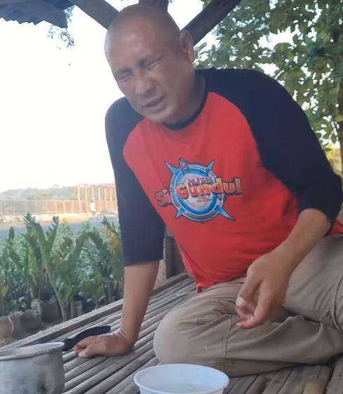 Gurunya Panji Petualang bagikan tips atasi gigitan ular kobra.