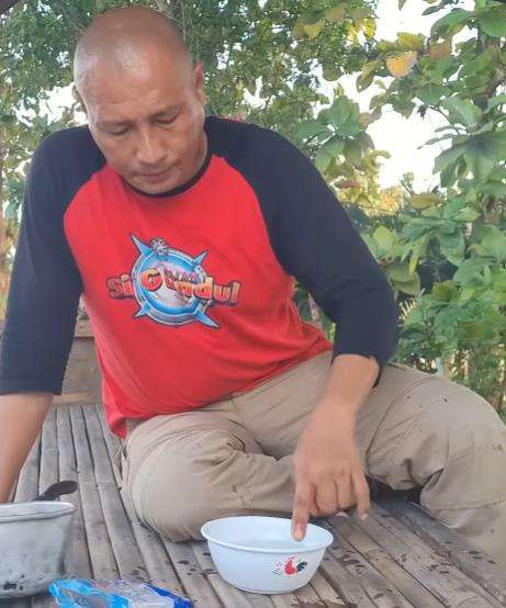 Gurunya Panji Petualang bagikan tips atasi gigitan ular kobra.