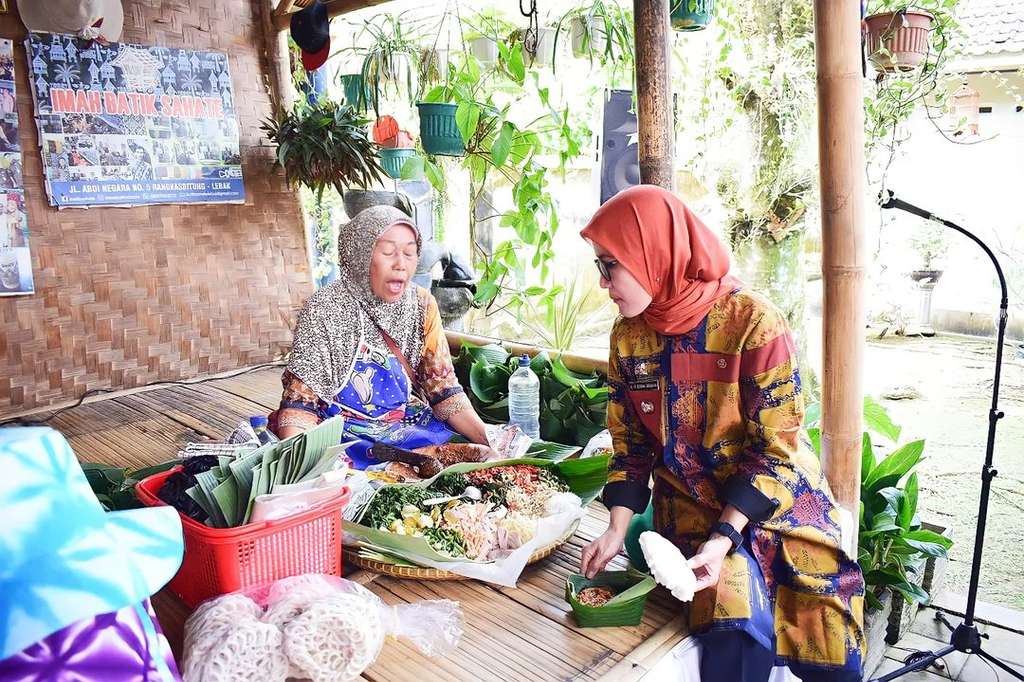 Bupati Lebak Iti Octavia Jayabaya