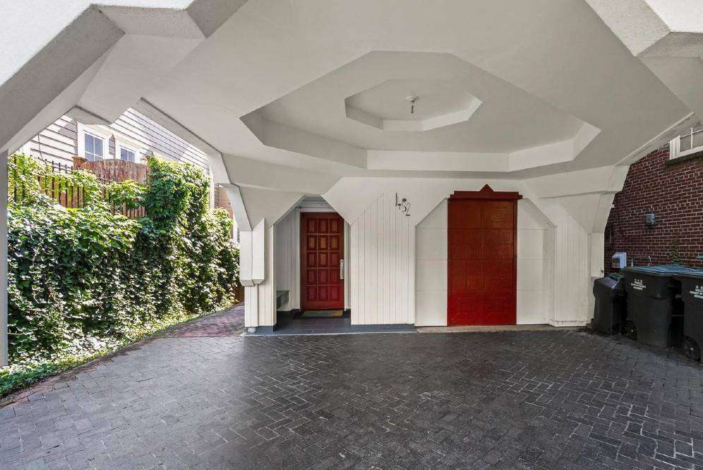 The Narrow House