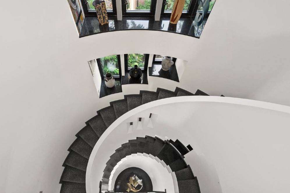 Narrow House