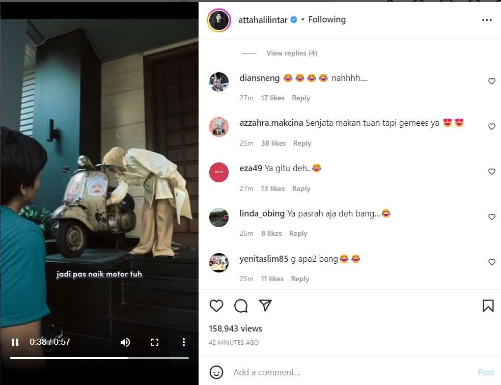 Aurel tempel stiker wajah Ameena ke motor Atta