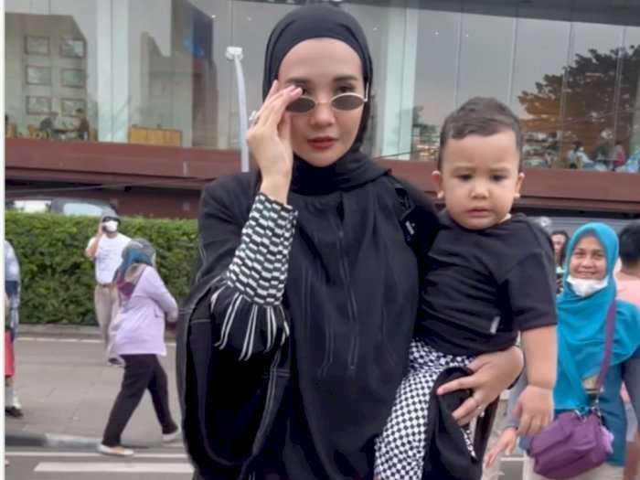 Zaskia Sungkar dan Ukkasya