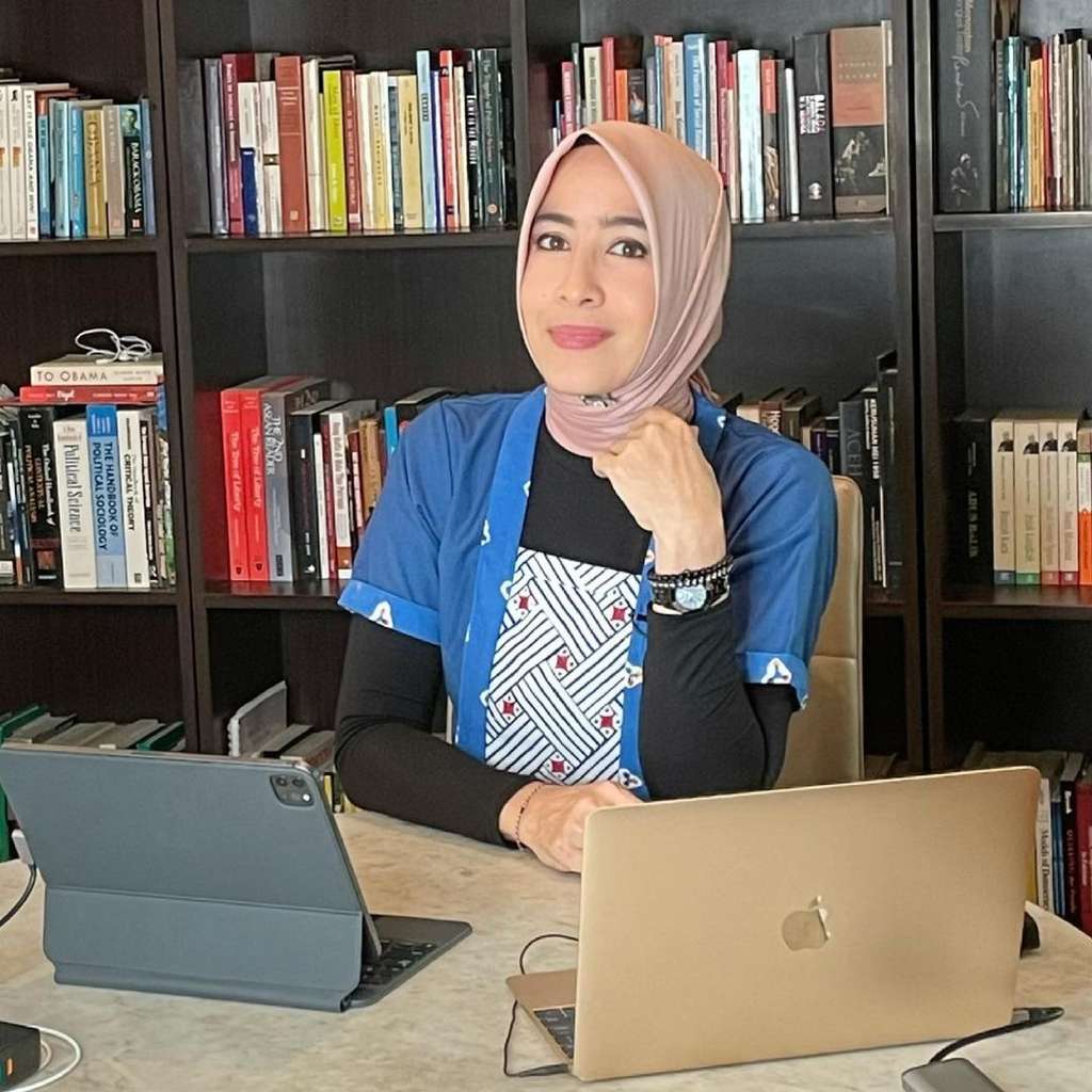 Sandrina Malakiano Mantan Istri Rico Ceper