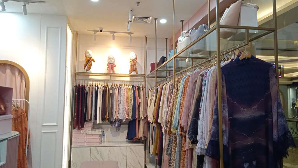 l by laudya chynthia bella di kota kasablanka