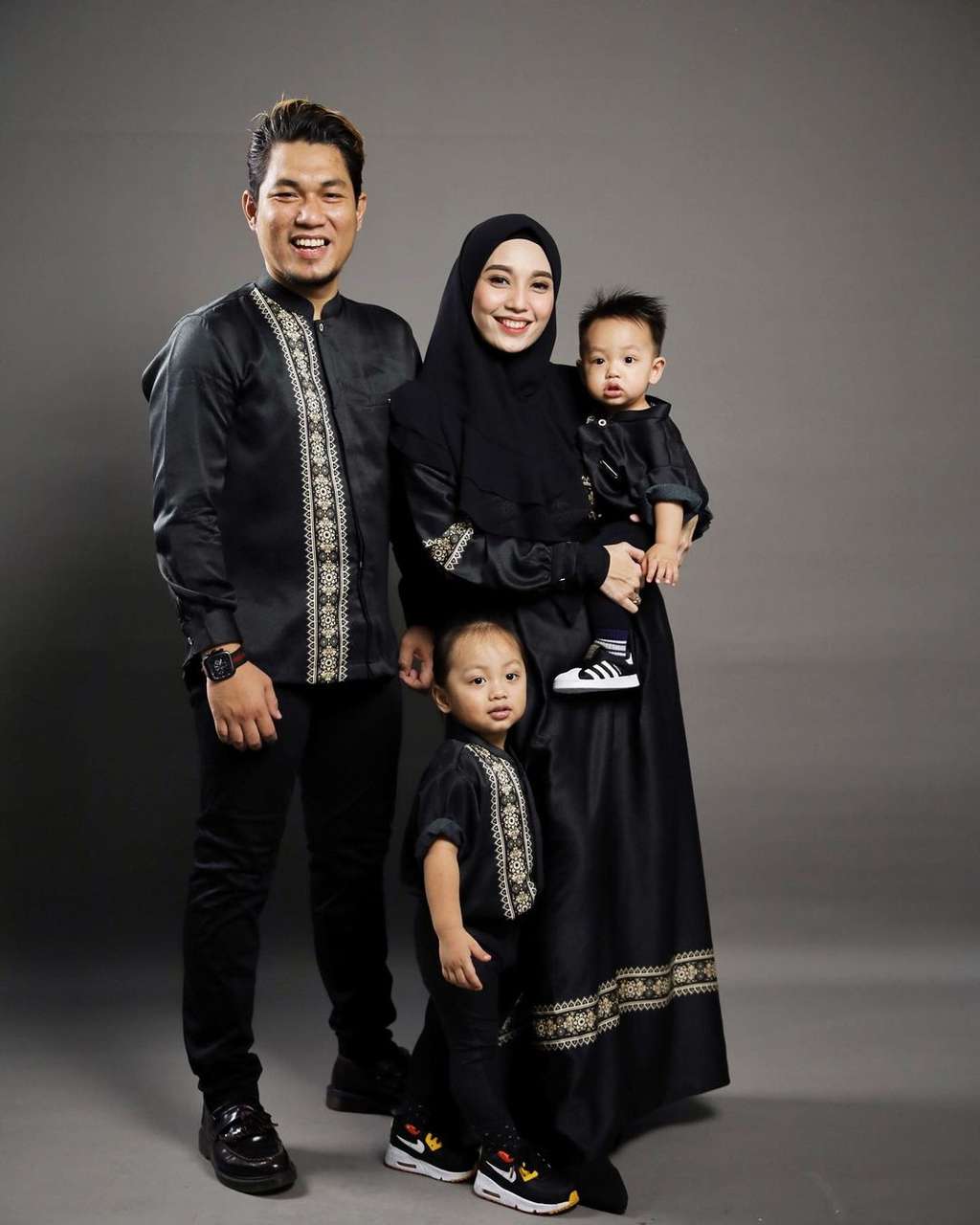 Monica dan Rizal Armada