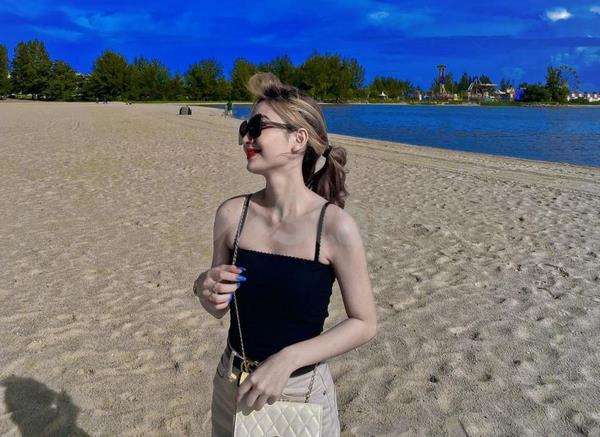 Gadis ini menjanda di usia 19 tahun.
